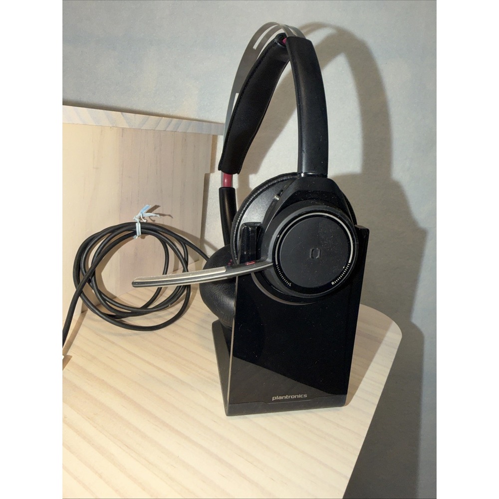 Plantronics Voyager Focus UC B825 Wireless Bluetooth Headset‎ + Stand 203079-101